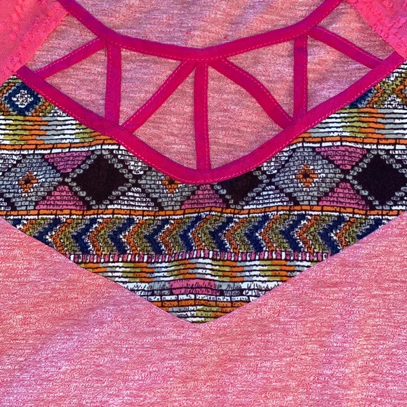 Miss Me Shirt Women’s Size XS Pink Aztec Design Short Sleeve Shirt - Picture 3 of 6